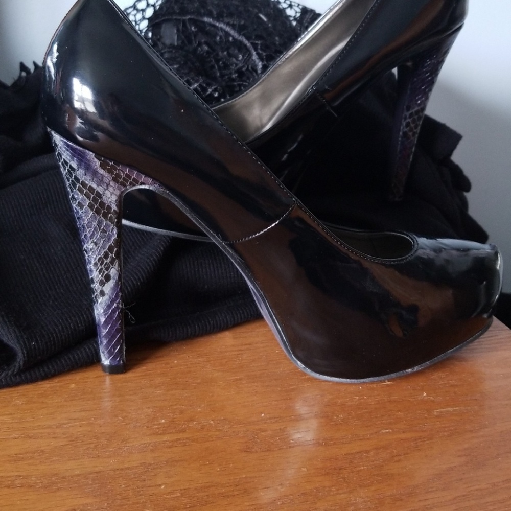 WOMENS RAVENS HEELS
